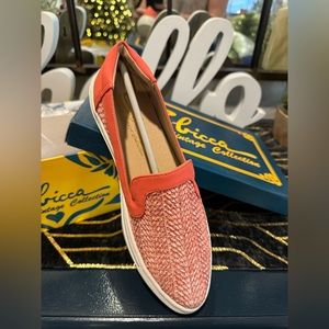 NIB Sbicca vintage collection slip on sneakers size 6